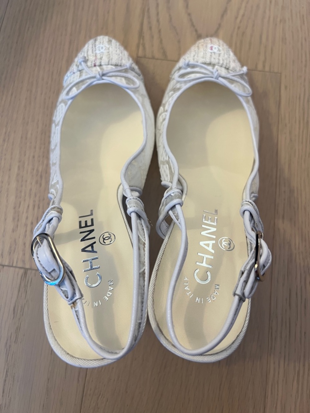 Chanel white heels with lace detail (EU 39 - US 7.5-8) - Picture 7 of 13